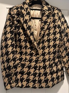 Chanel Black and Tan Houndstooth Bouclé Blazer EU 38